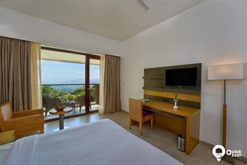 R23TH WGH PT CLUB ROOM
