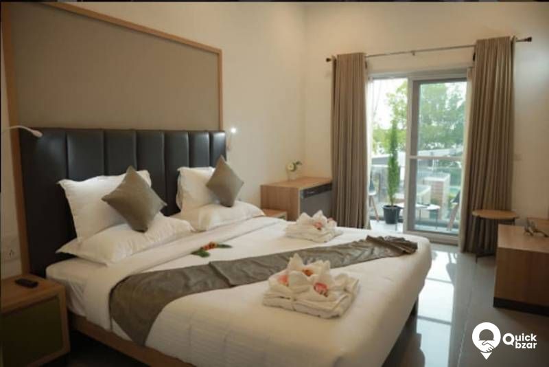 R10K LL DELUXE ROOM