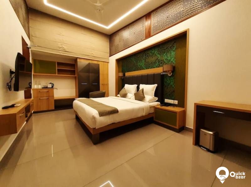 R10K LL COURTYARD VILLA