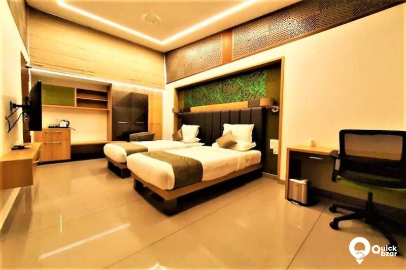 R10K LL COURTYARD VILLA