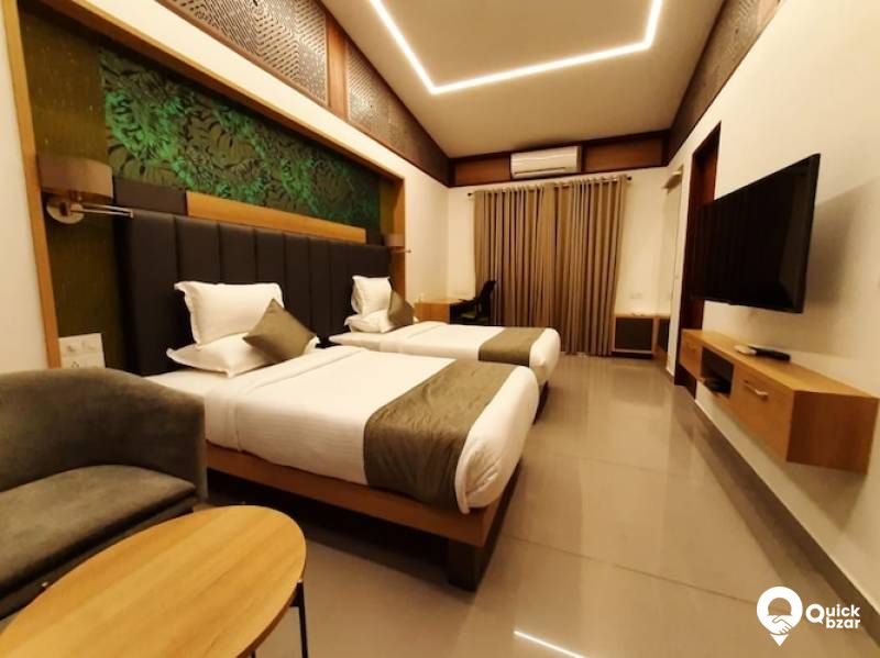 R10K LL COURTYARD VILLA