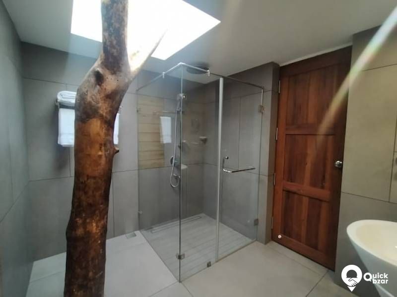 R10K LL LAKE VIEW VILLA