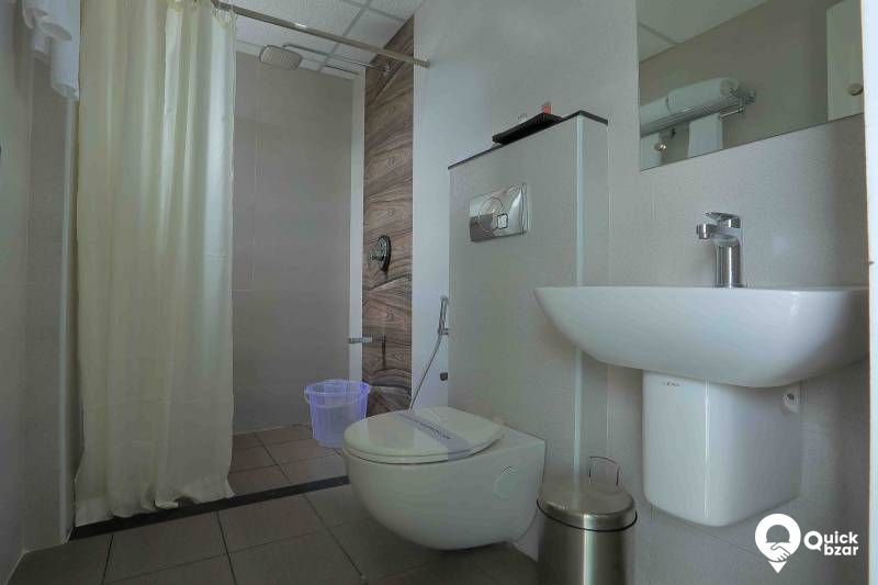 R168M SLR SUITE ROOM