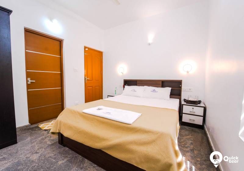 R10M HS CN DELUXE ROOM