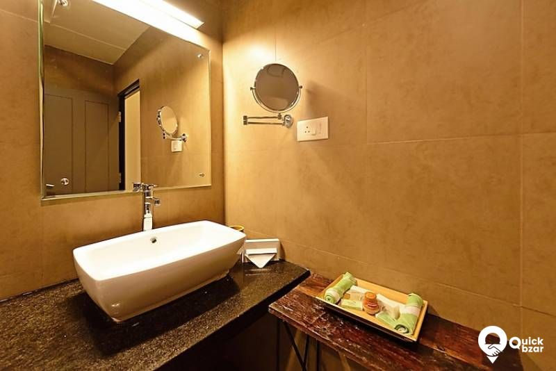 R49W WW DELUXE ROOM WITH BALCONY