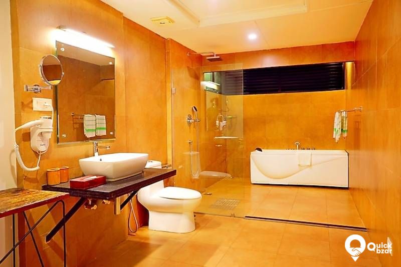 R49W WW DELUXE ROOM WITH BALCONY & JACUZZY
