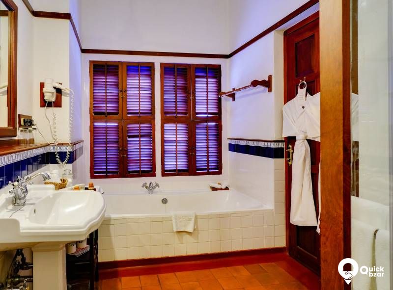 R13K BB SEA FACING ROOM