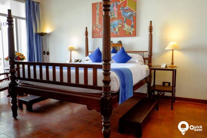 R13K BB DELUXE SEA FACING SUITE WITH BALCONY