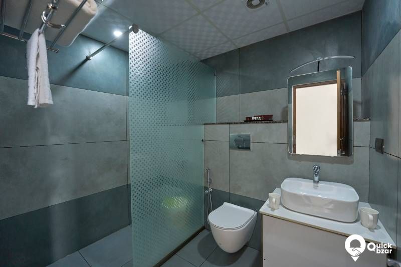 R13A VIR TRIPLE BED ROOM