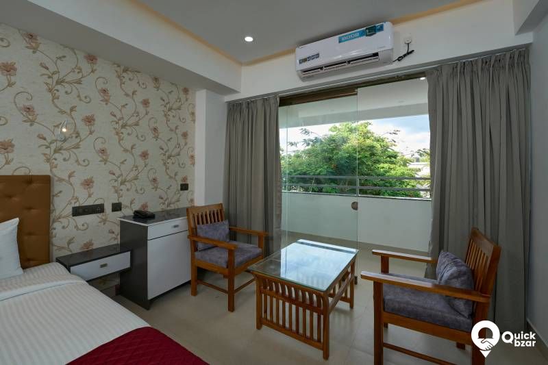 R13A VIR TRIPLE BED ROOM