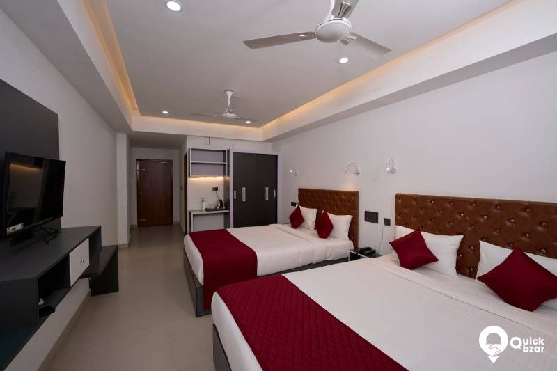 R13A VIR TRIPLE BED ROOM