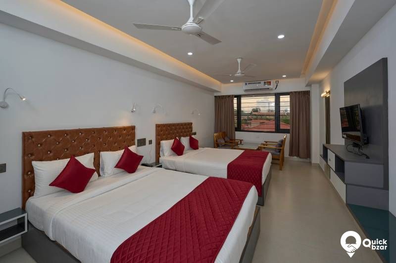 R13A VIR TRIPLE BED ROOM