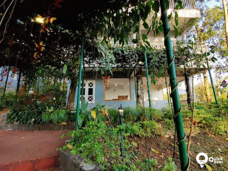 DELUXE ROOM (WITH BALCONY )
