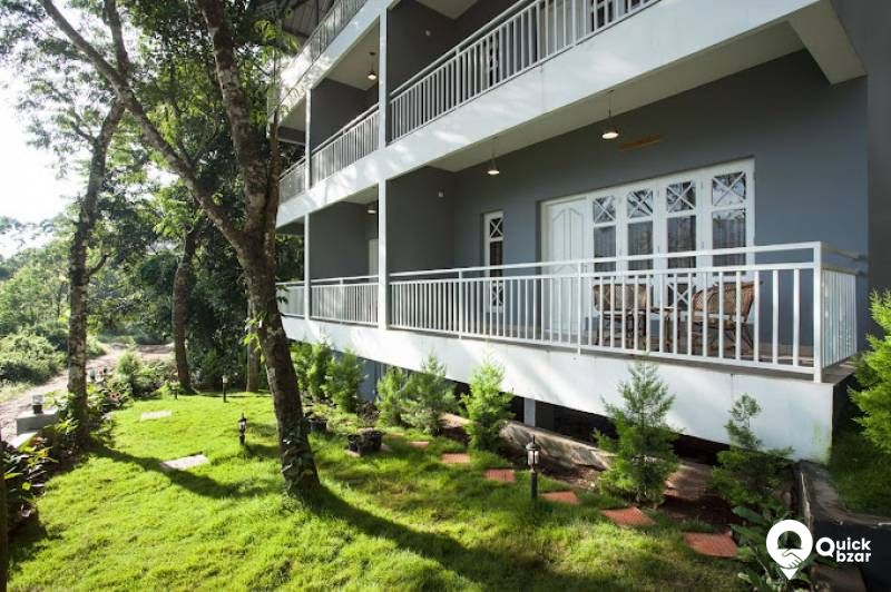 DELUXE ROOM (WITH BALCONY )