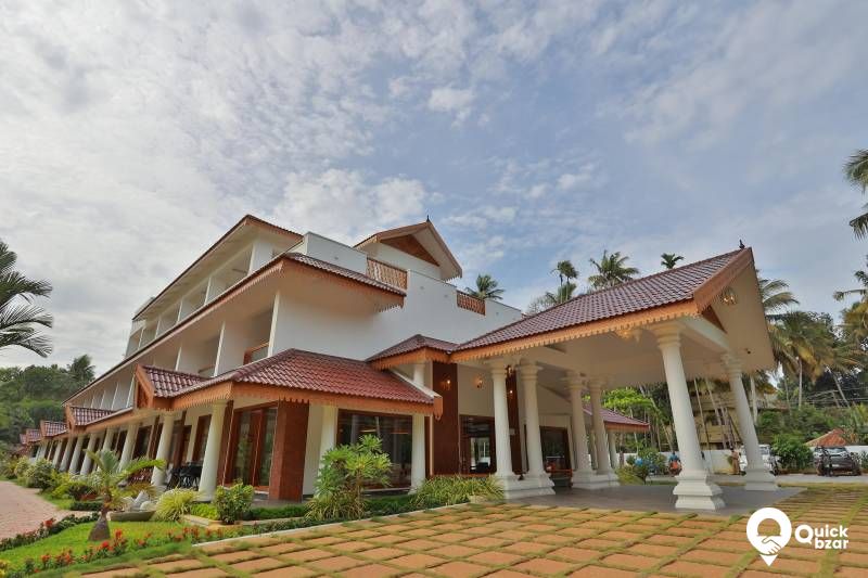 R19KVLM LBR COTTAGE VILLA VIEW LIVING AREA