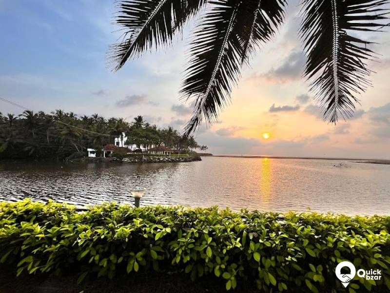 R19KVLM LBR COTTAGE VILLA VIEW LIVING AREA