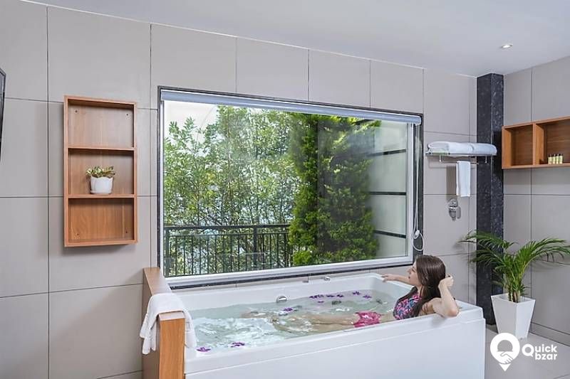 R178M TIMELESS JACUZZI SUITE
