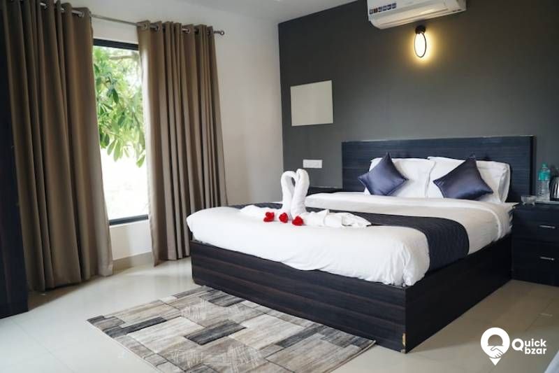 R56W KR POOL SIDE ROOM