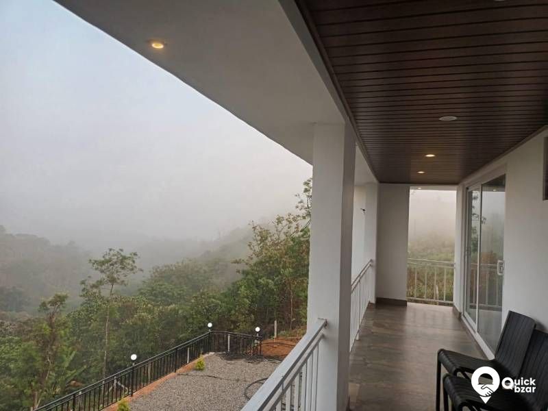 R182M BH DELUXE ROOM