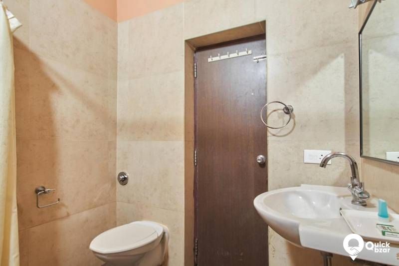 R1KT DGLR PREMIUM SUIT LAKE VIEW ROOM