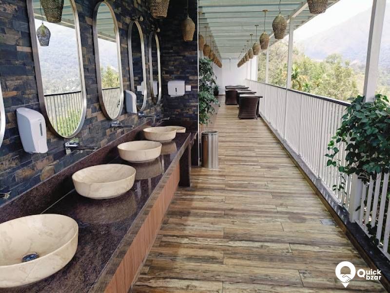 R183M BC EXECUTIVE ROOM