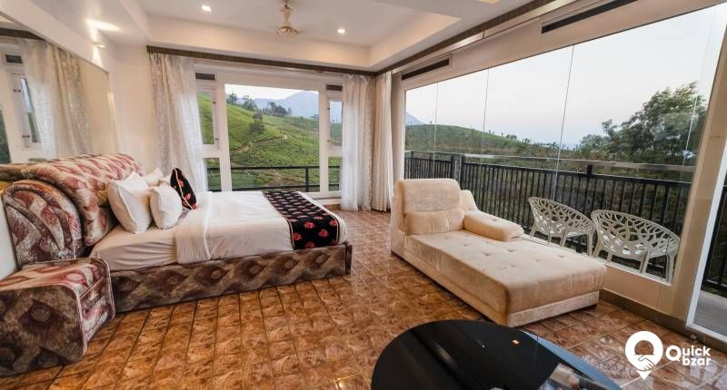 QB Stay- R49M PKT FAMILY CLUB SUITE (4px)