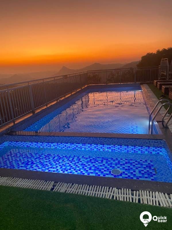 R21M MQ Luxury Room A/C