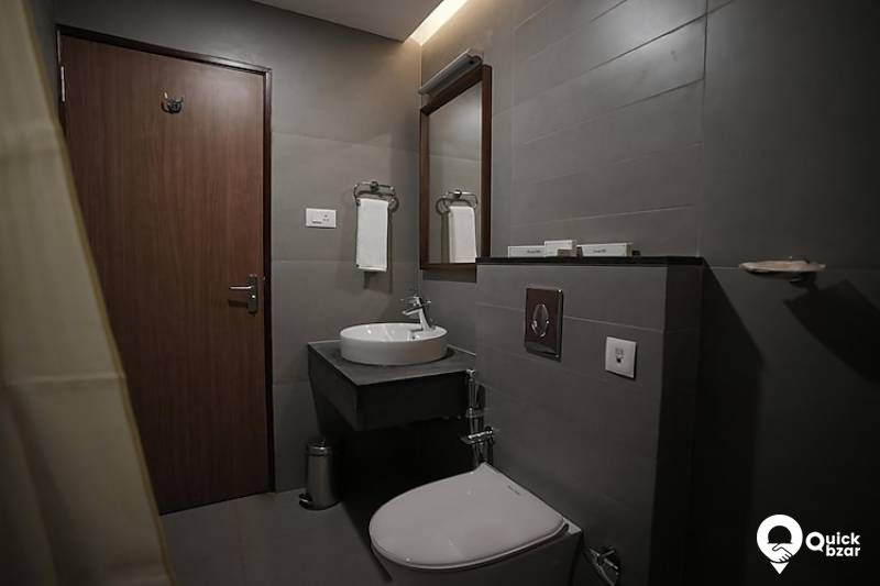 R18M RD SERENE RIVER VIEW ROOM A/C