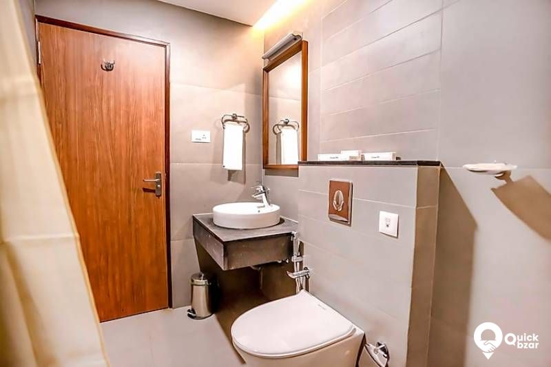 R18M RD PRISTINE REVERDALE ROOM A/C