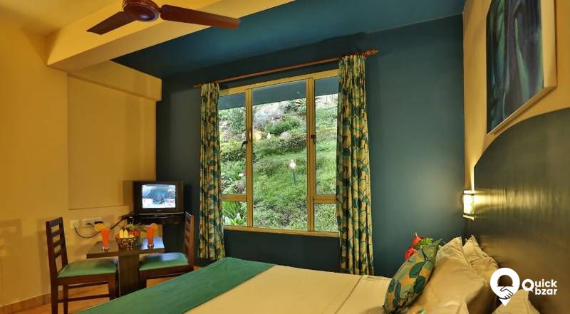 QB STAY - R33M MM EXECUTIVE SUITE ROOM