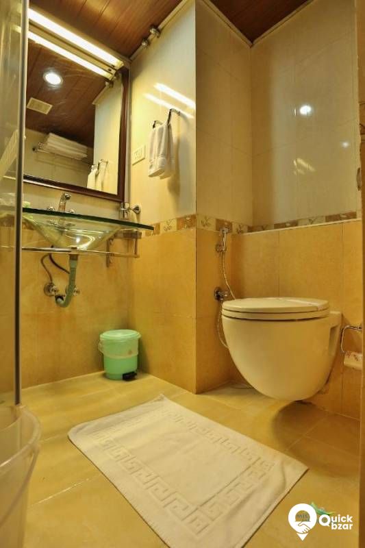 QB STAY - R33M MM EXECUTIVE SUITE ROOM