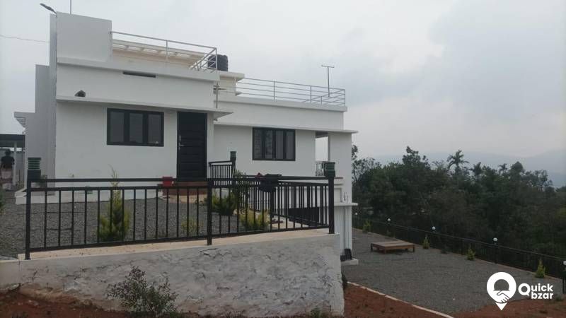 R182M BH DELUXE ROOM WITH MOUNTAIN VIEW AND BALCONY