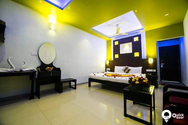 R176M TWMM SUPERIOR ROOM ( WITH BALCONY )