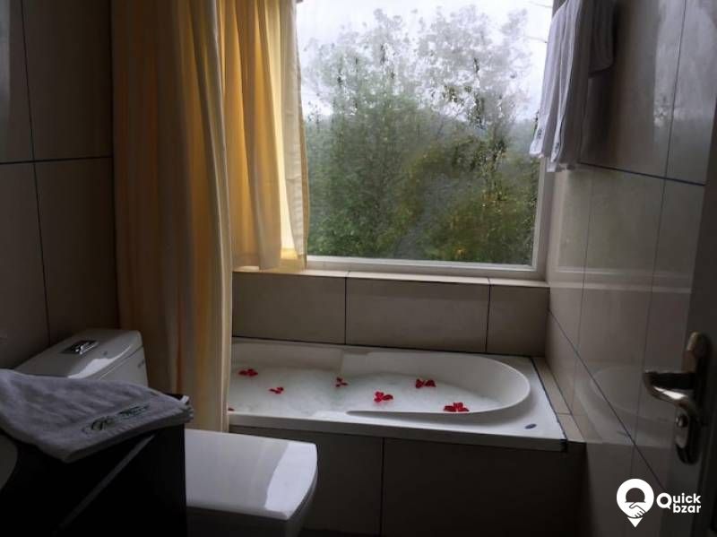 QB Stay-R4V GM Premium Valley View Room
