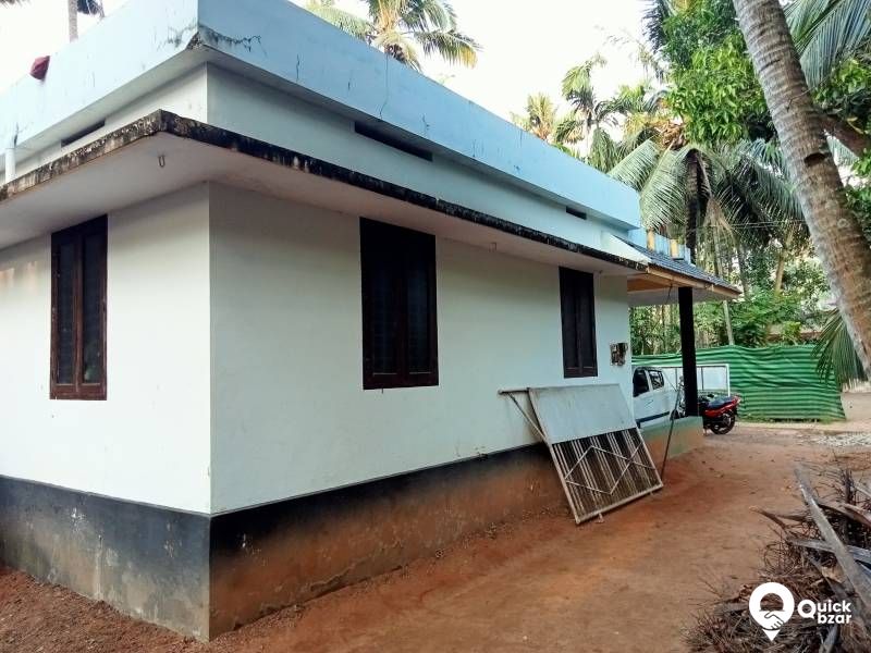 13 സെന്റ്‌ വസ്തുവും വീടും വില്പനക്ക്