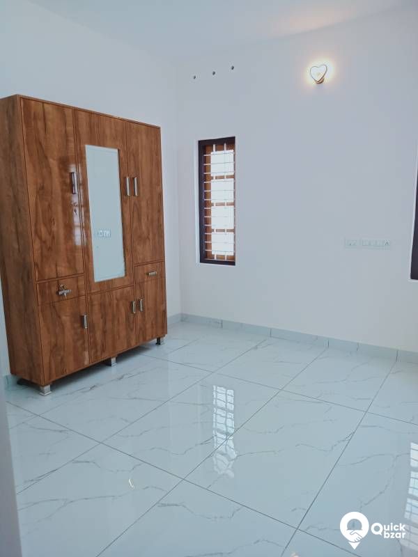 vattiyoorkavu puliyarakonam 4 cent 1000 sqft