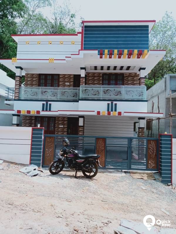 Thachottukavu malayankizyinu samepam 4 cent 1800 sqft