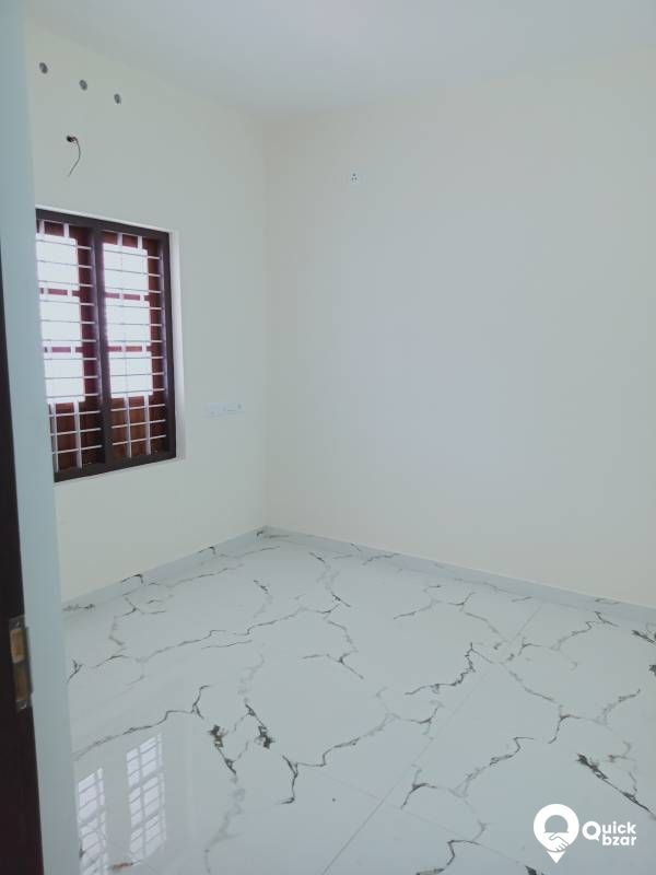 Thachottukavu malayankizyinu samepam 4 cent 1800 sqft