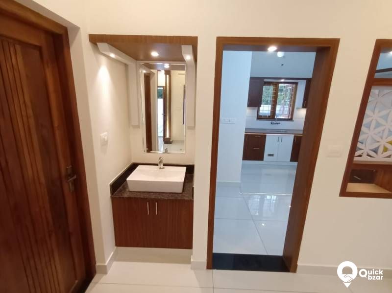 vattiyoorkavu junction samepam 5,25 cent 2100 sqft