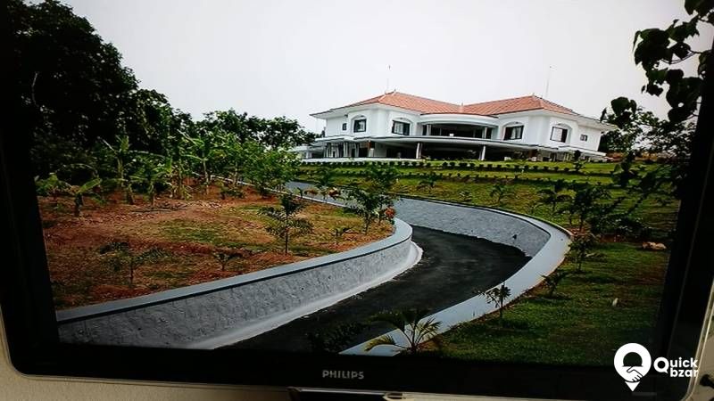 Ekm dist near Tripunithura   posh  big house