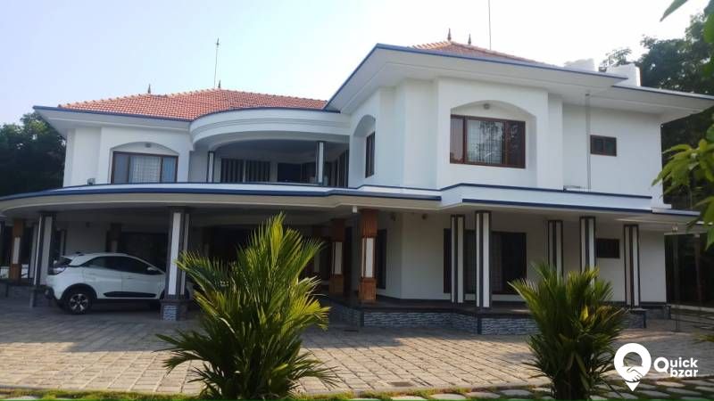 Ekm dist near Tripunithura   posh  big house