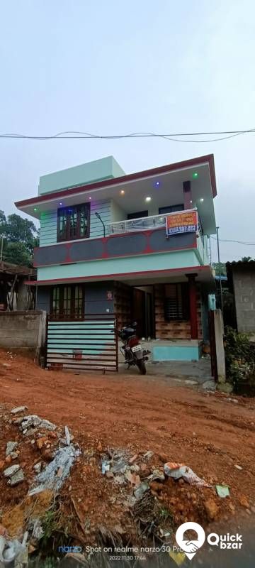 Bedrooms: 4 Bathrooms: 3