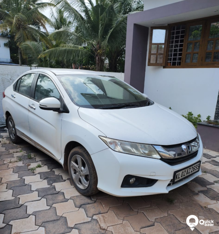 Low km well maintained Honda City Petrol