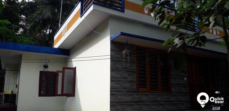 കിണർ, ചുറ്റും മതിൽ  ലോറി വരുന്നു വസ്തു 7.5സെന്റ്