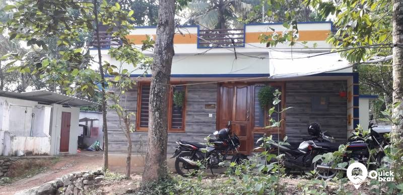 കിണർ, ചുറ്റും മതിൽ  ലോറി വരുന്നു വസ്തു 7.5സെന്റ്