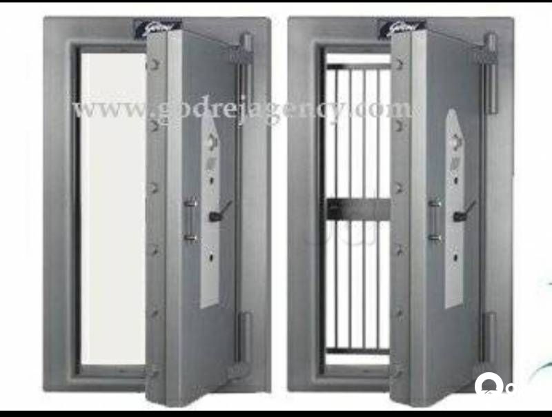 Home Safes & Lockers